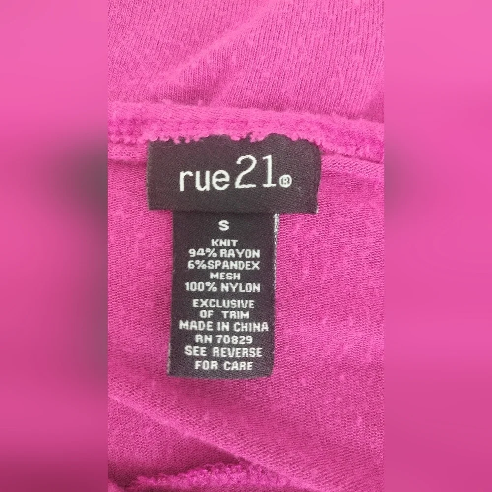 Rue 21 Pink Sequin Short Sleeve Top Size Small - Picture 5 of 5